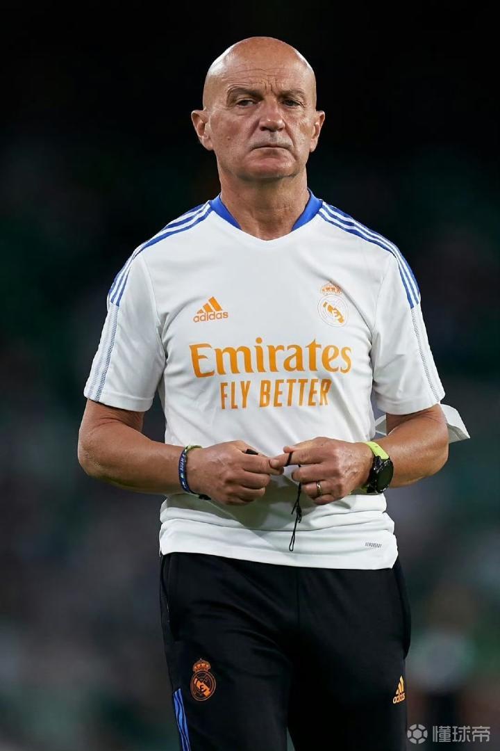 开云体育-关于莎拉波娃遭遇二十持续失利，皇家马德里教练压力巨大！赛场气氛高涨的信息-开云体育