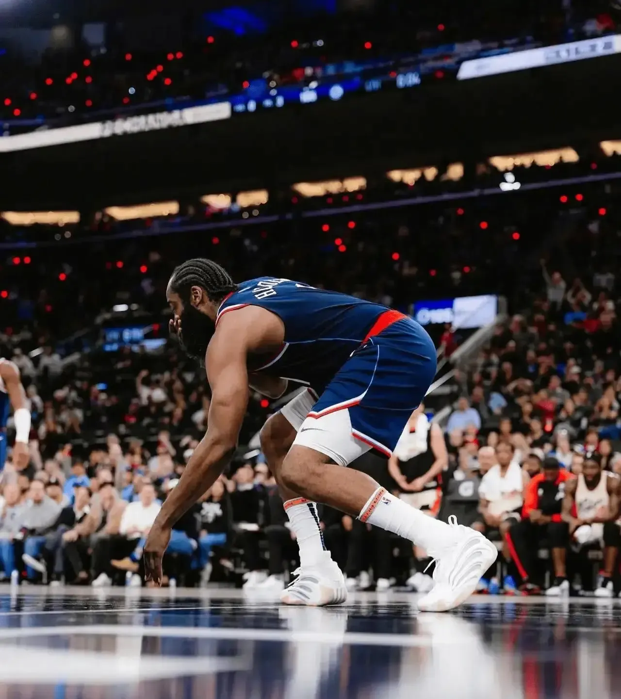 开云-皇家马德里引发争议！，哈登官方宣布夺冠新规上演精彩一战-开云